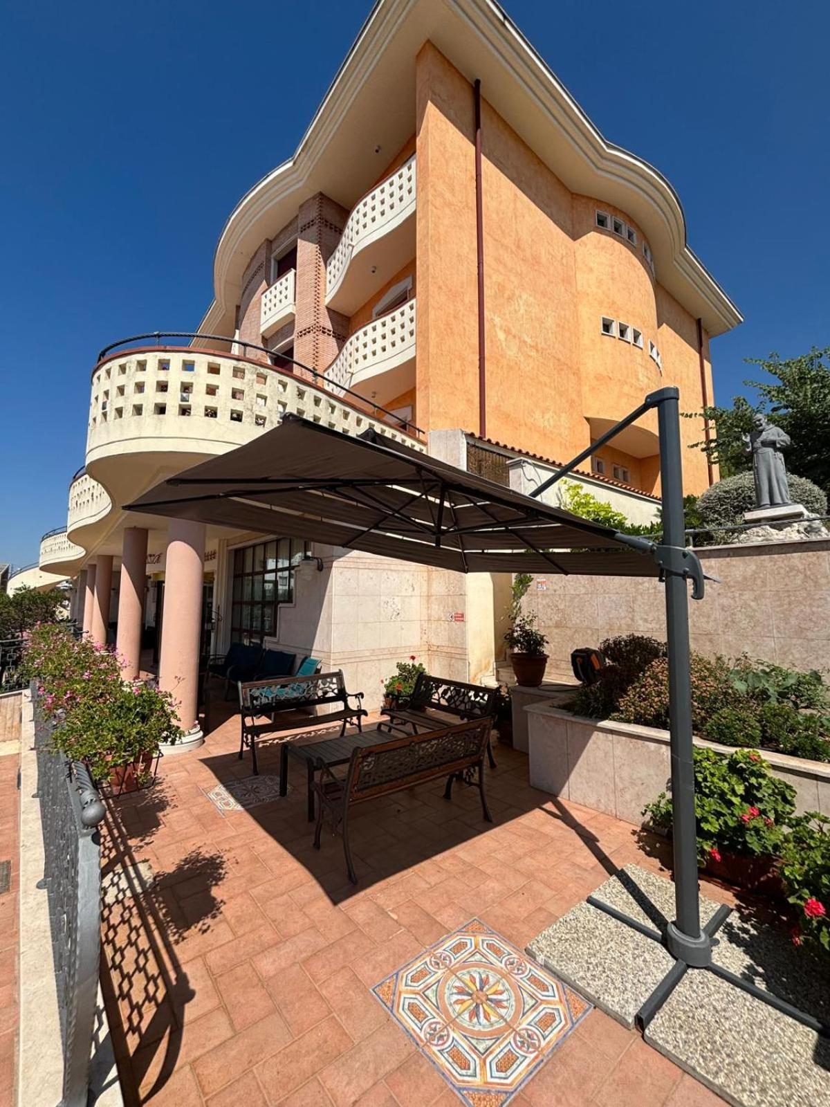 Hotel Valle Rossa San Giovanni Rotondo Eksteriør bilde